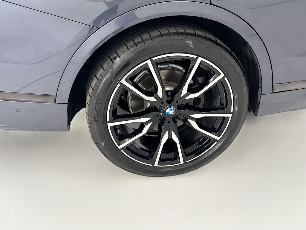 Thumbnail: 2019 BMW X7 - 32