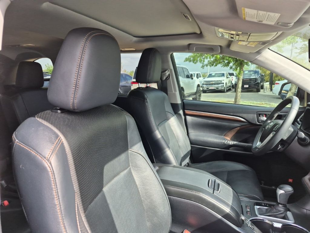 Used Car 2014 Toyota Highlander  Limited For Sale Under $20,000 In Austin, Texas