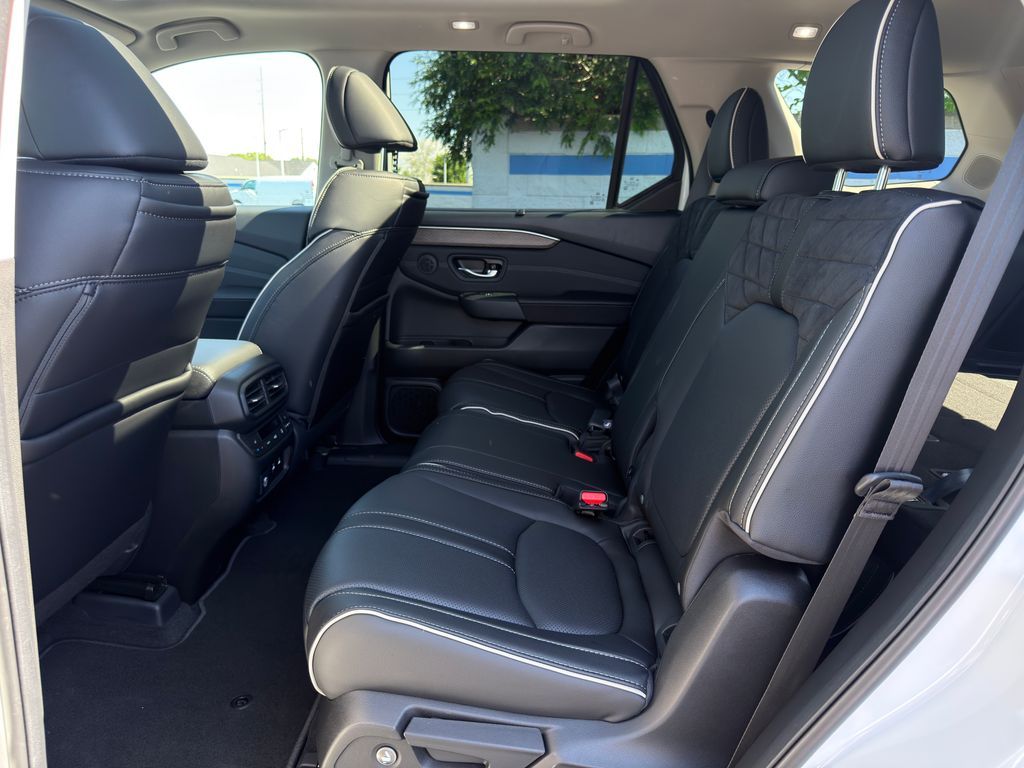 Thumbnail: 2026 Honda Pilot - 19