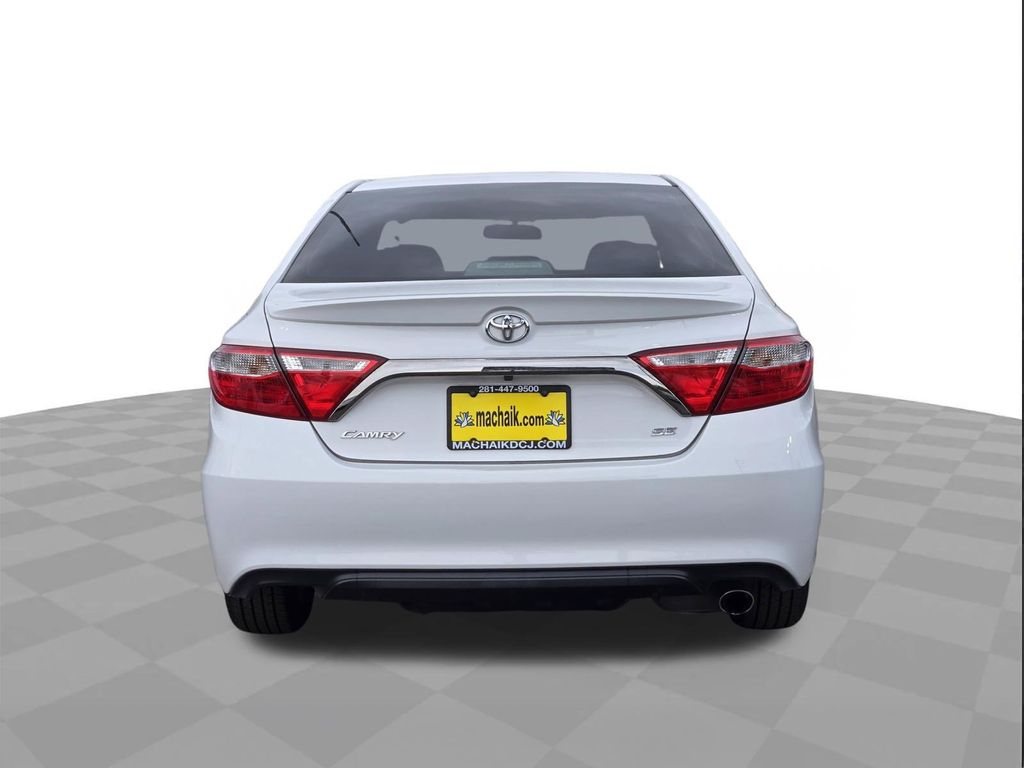 2017 Toyota Camry SE White at Emmons Autoplex