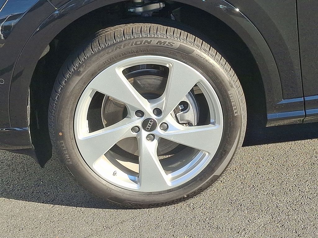 Thumbnail: 2025 Audi Q5 - 5