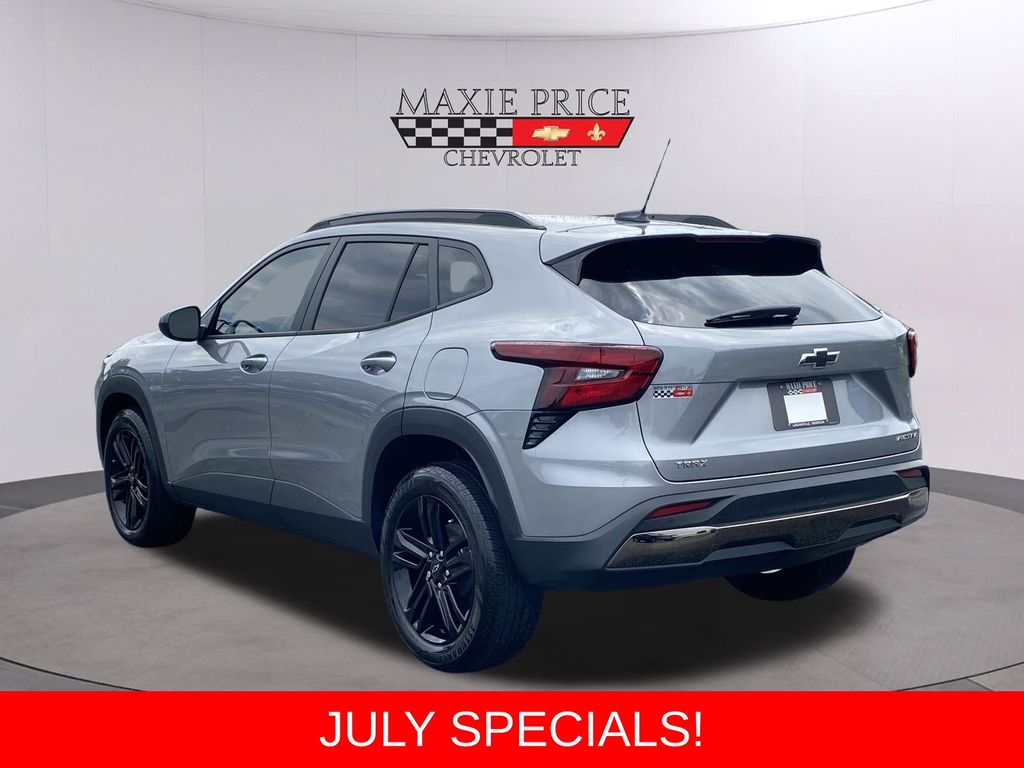 Used 2025 Chevrolet Trax SUV