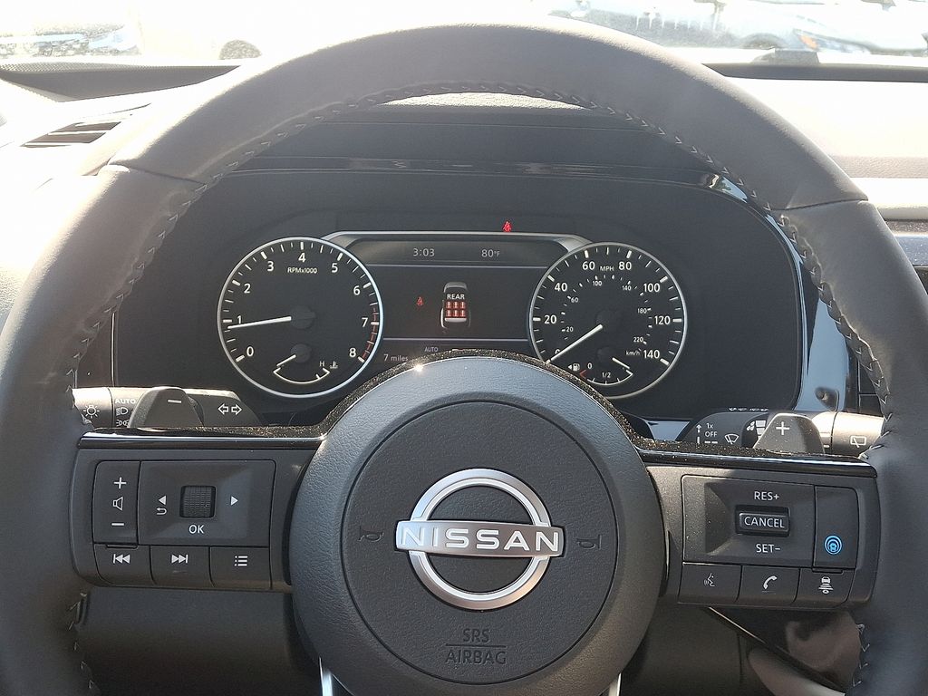 2025 Nissan Pathfinder SL 9