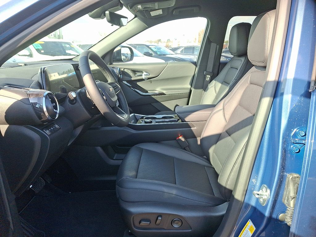 Thumbnail: 2026 Chevrolet Equinox - 7