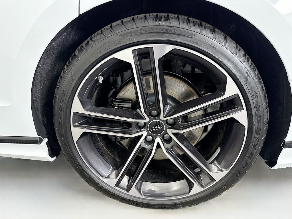 Thumbnail: 2026 Audi A8 - 31