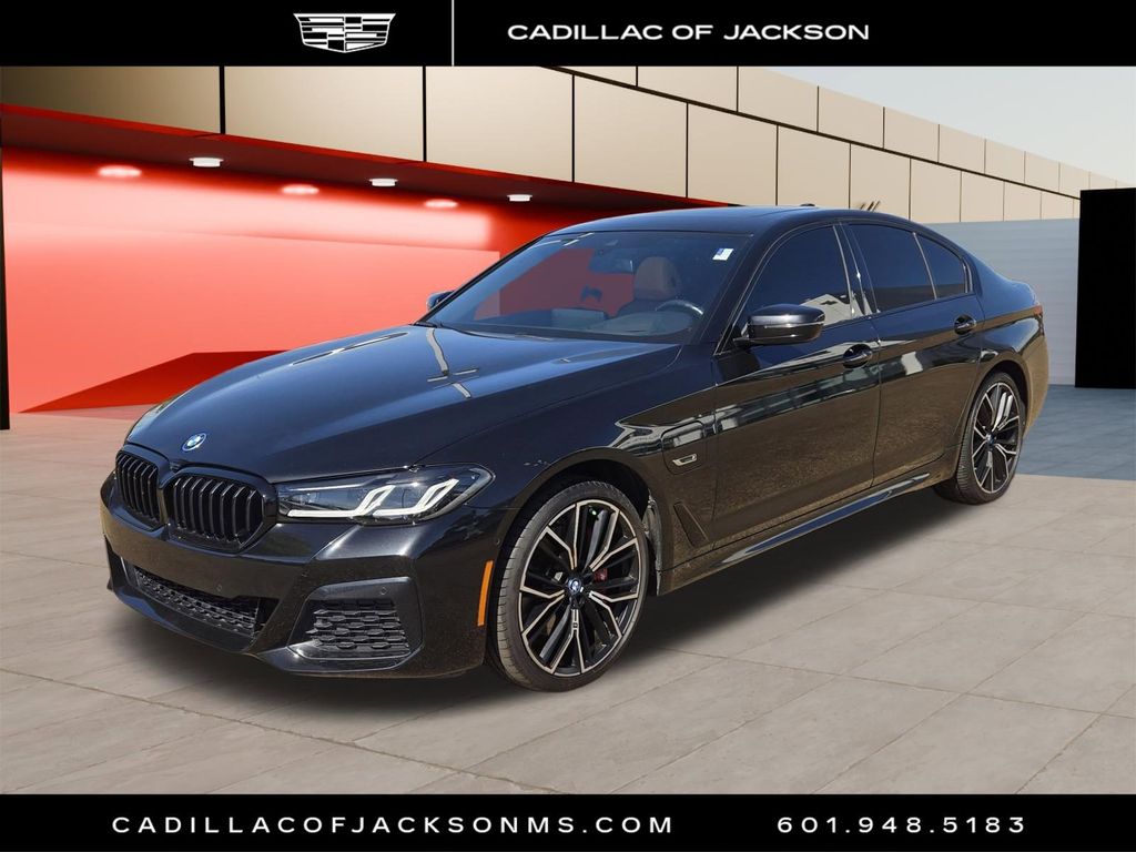 Black Sapphire Metallic 2022 BMW 5 Series 530e Hybrid Plug-in RWD Sedan Rear-Wheel Drive 8-Speed Automatic