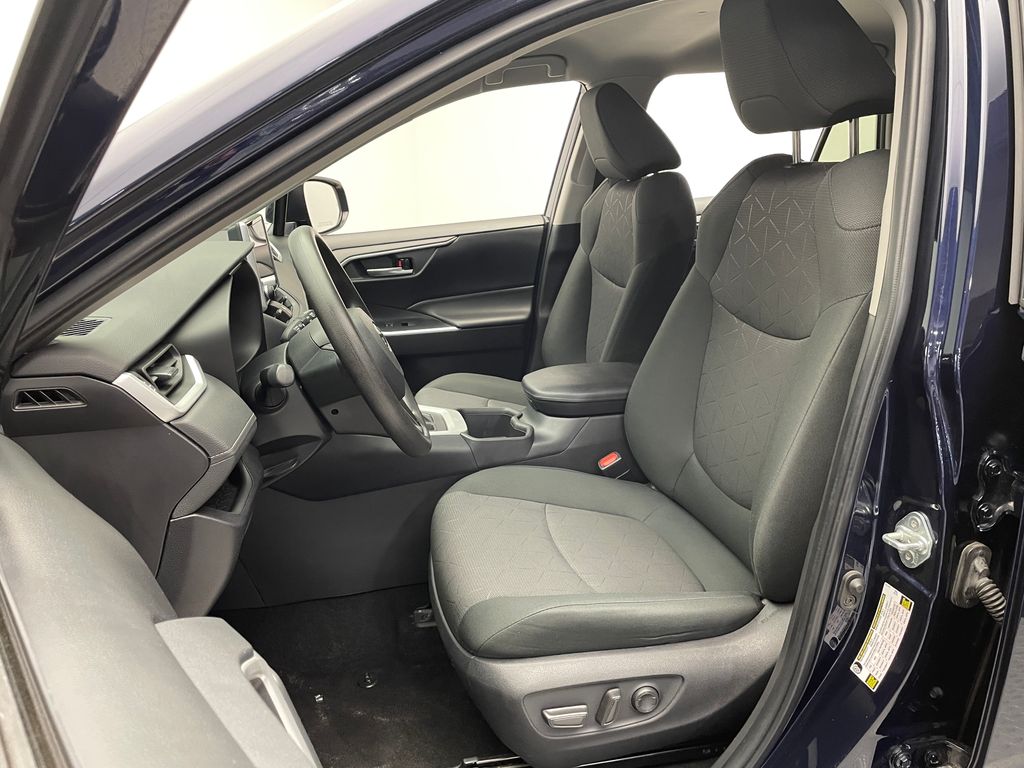 2023 Toyota RAV4 XLE 13