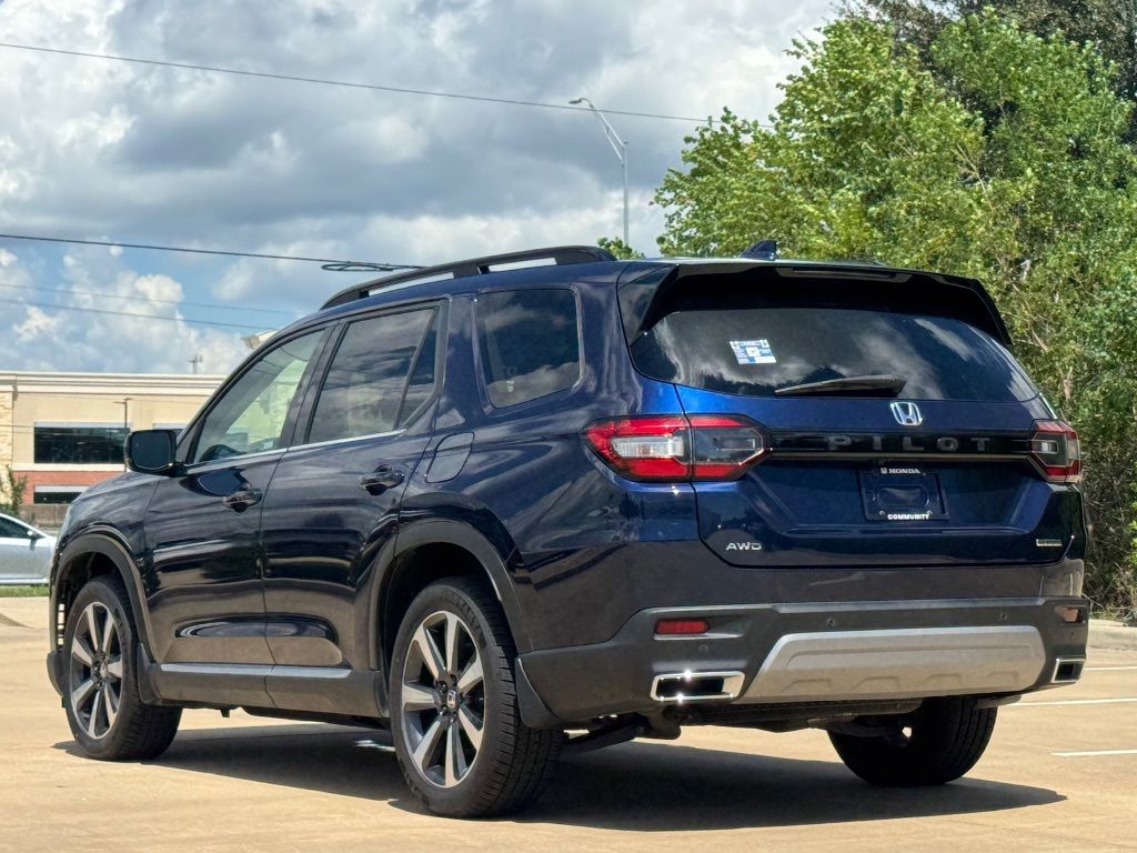 2024 Honda Pilot Touring  at Community Honda