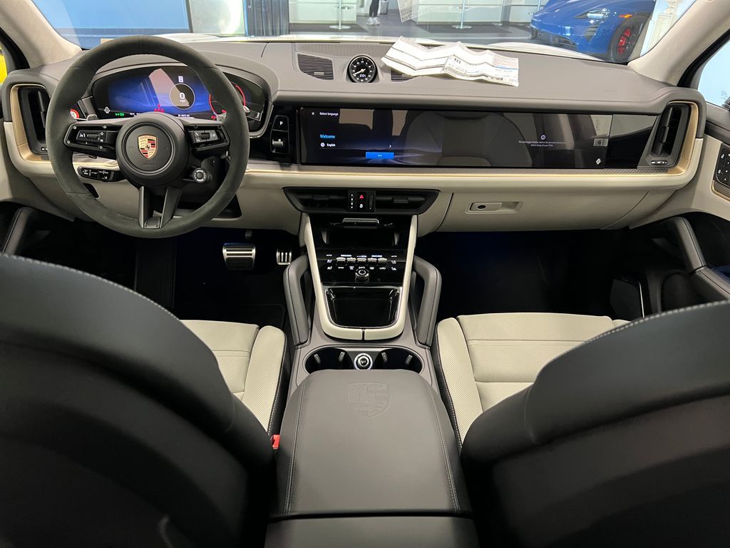 Thumbnail: 2026 Porsche Cayenne - 15