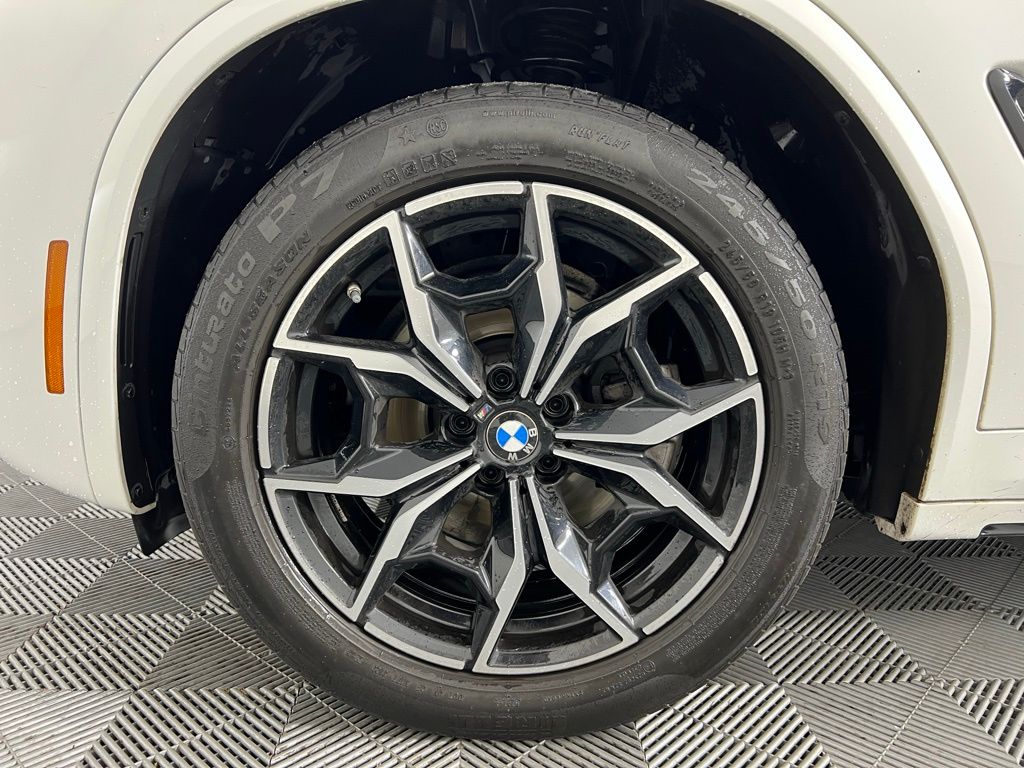 Thumbnail: 2024 BMW X4 - 11