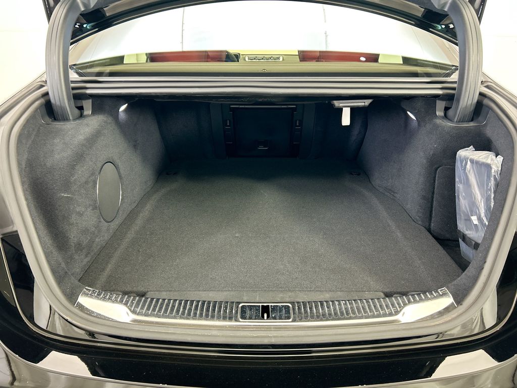 Thumbnail: 2025 Mercedes-Benz S-Class - 27