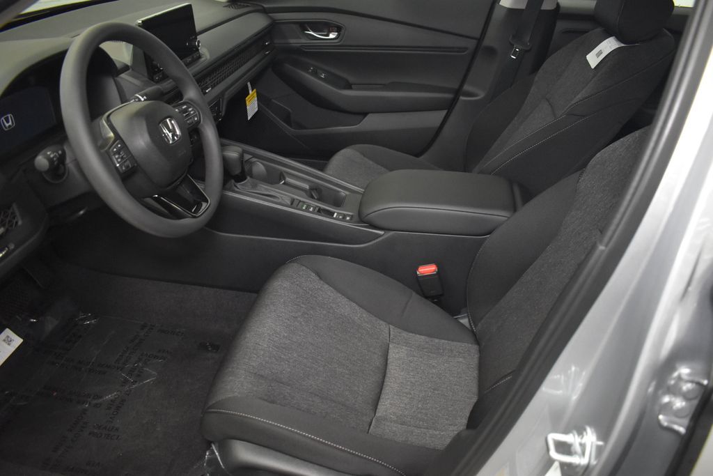2025 Honda Accord SE 19