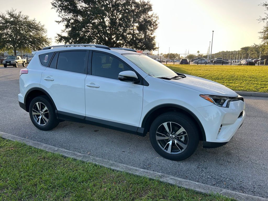 Thumbnail: 2018 Toyota RAV4 - 7