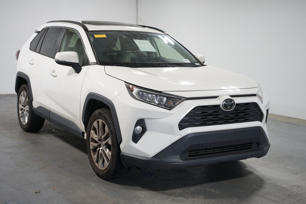 2020 Toyota RAV4 XLE Premium 3