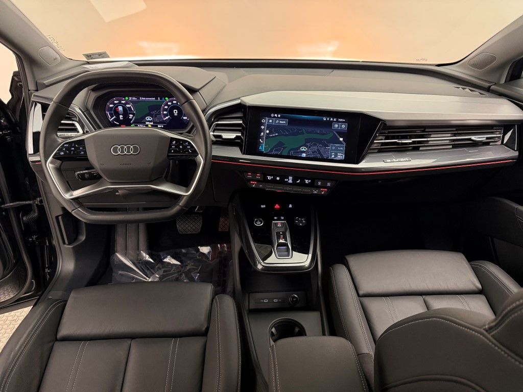 Thumbnail: 2022 Audi Q4 e-tron - 32