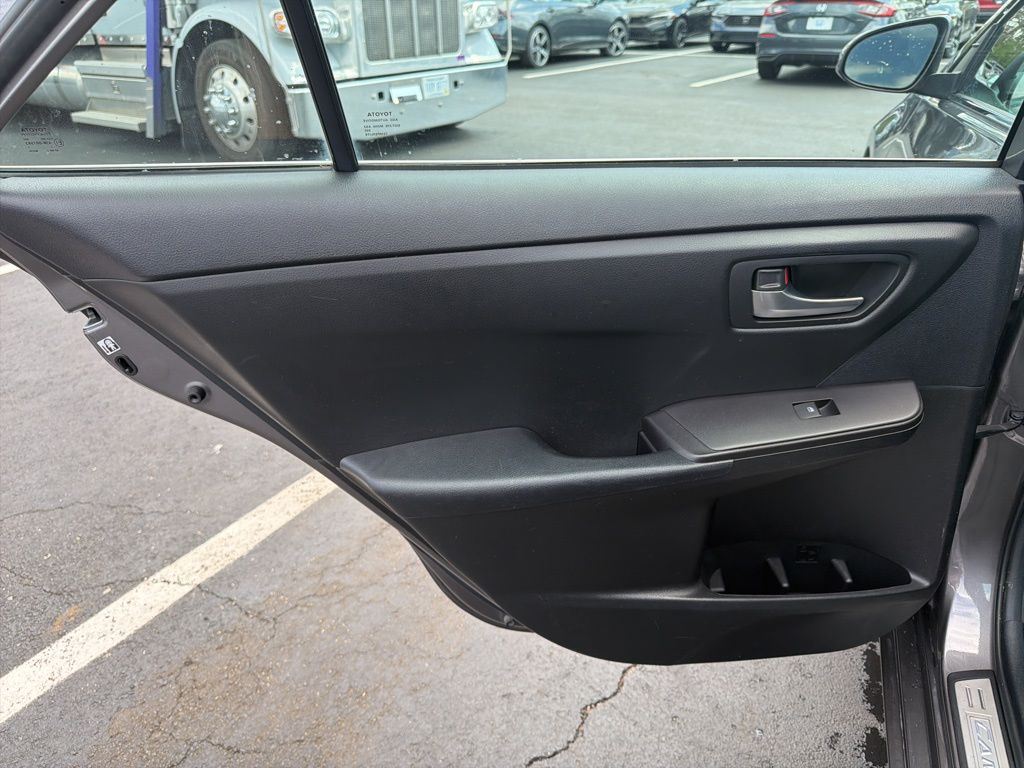 Thumbnail: 2016 Toyota Camry - 20