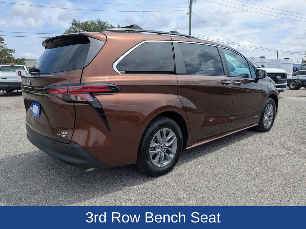 2021 Toyota Sienna XLE