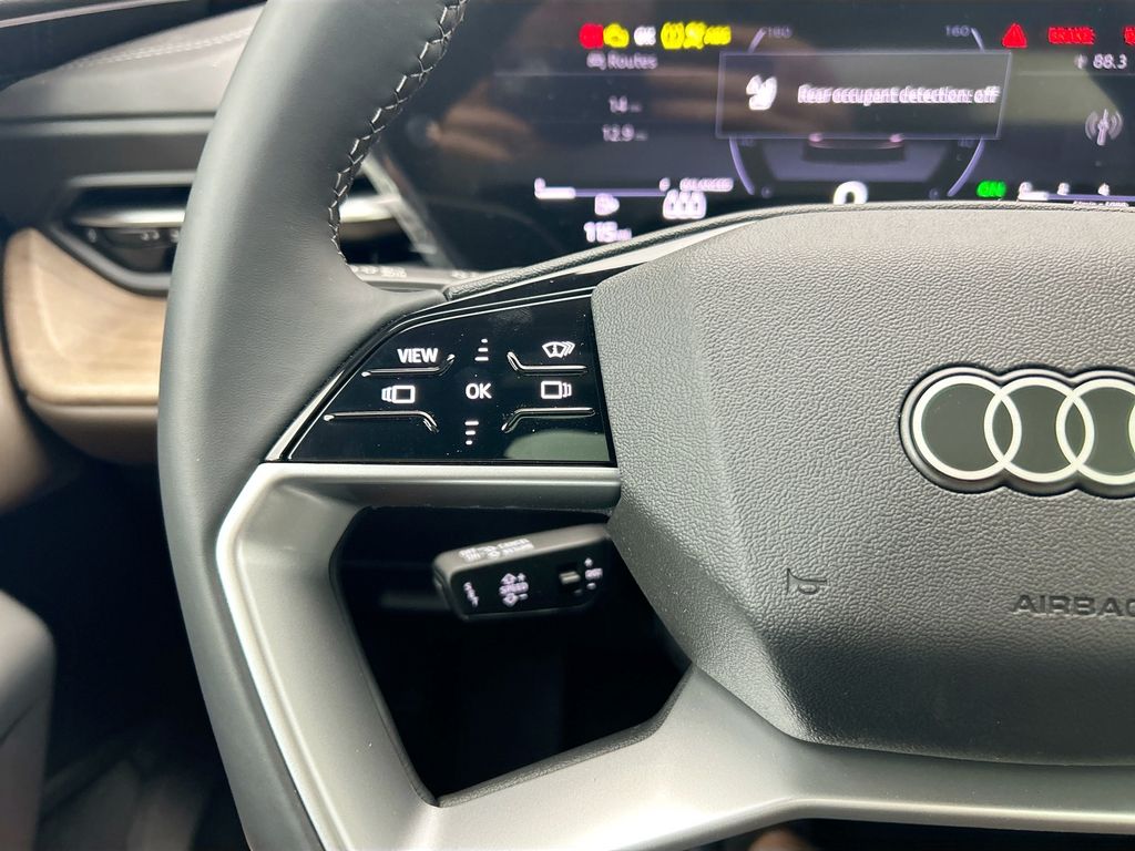 Thumbnail: 2025 Audi Q5 - 12