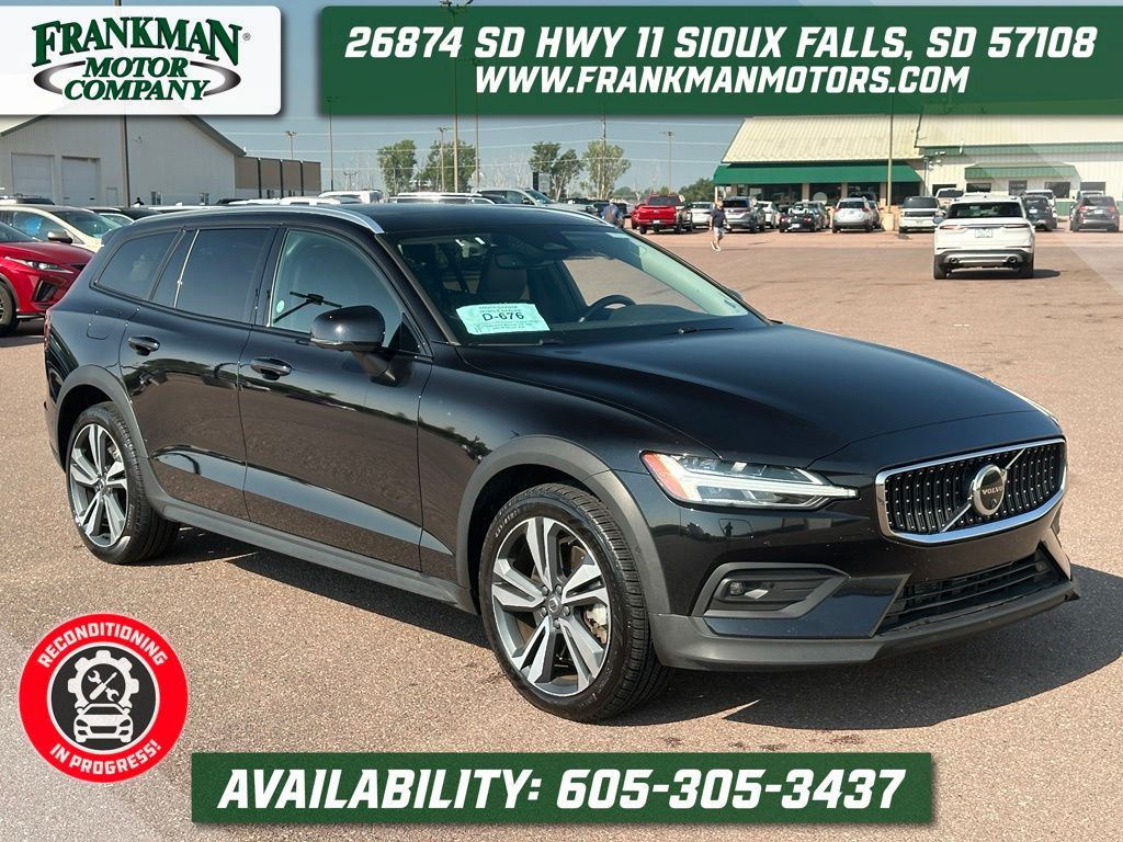 Onyx Black Metallic 2025 Volvo V60 Wagon All-Wheel Drive Automatic