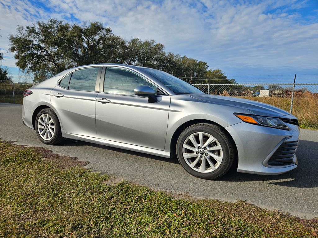 2022 Toyota Camry LE 7