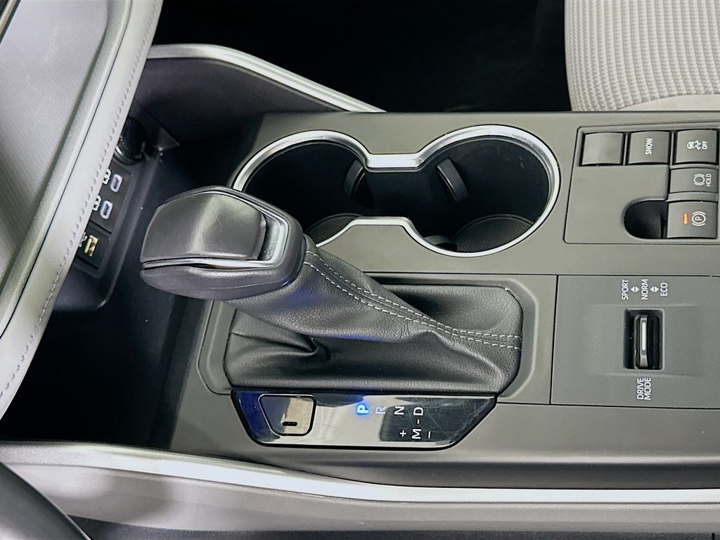 Thumbnail: 2023 Toyota Highlander - 17