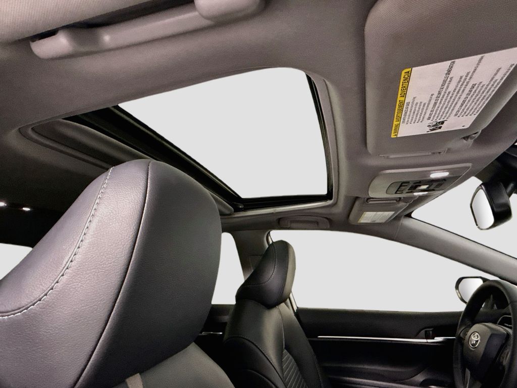 Thumbnail: 2024 Toyota Camry - 18