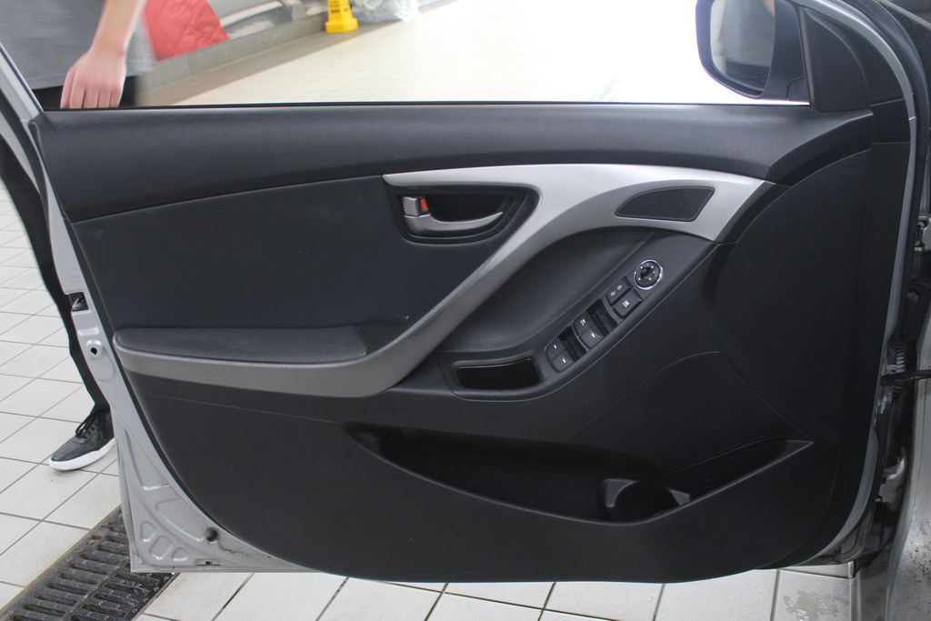 Thumbnail: 2012 Hyundai Elantra - 13