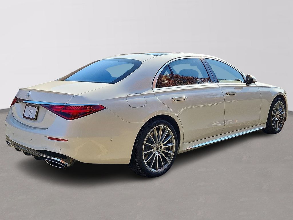 Thumbnail: 2023 Mercedes-Benz S-Class - 4