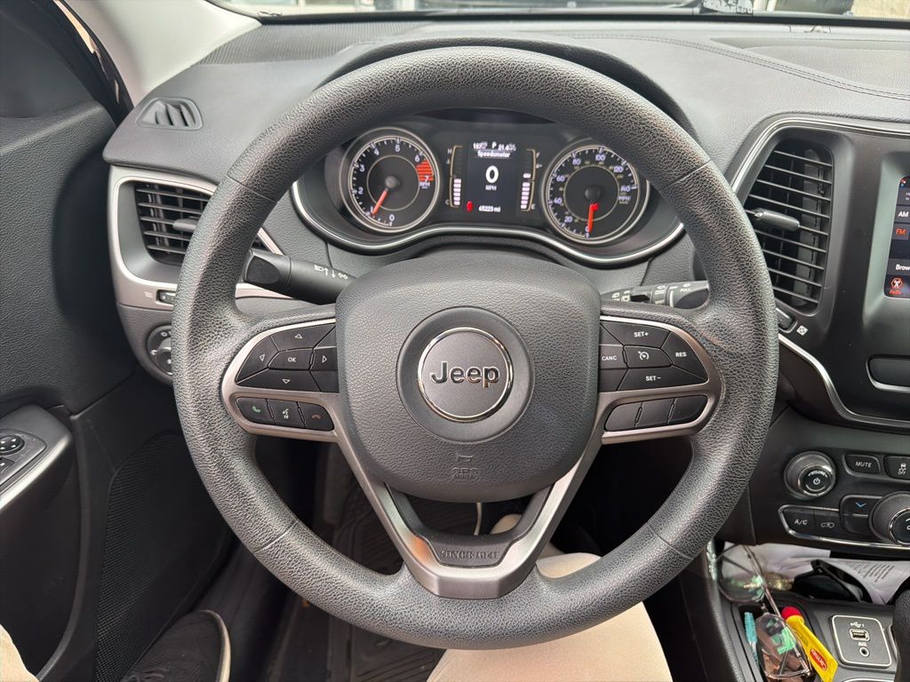 View vehicle photo 4