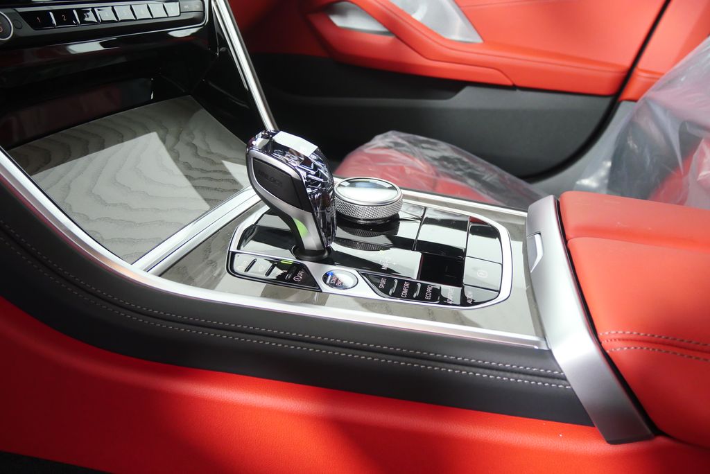 Thumbnail: 2026 BMW 8 Series - 21