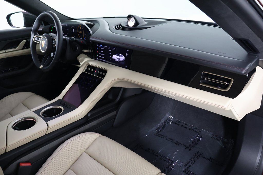 Thumbnail: 2021 Porsche Taycan - 9