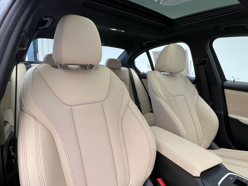 Thumbnail: 2026 BMW 3 Series - 7