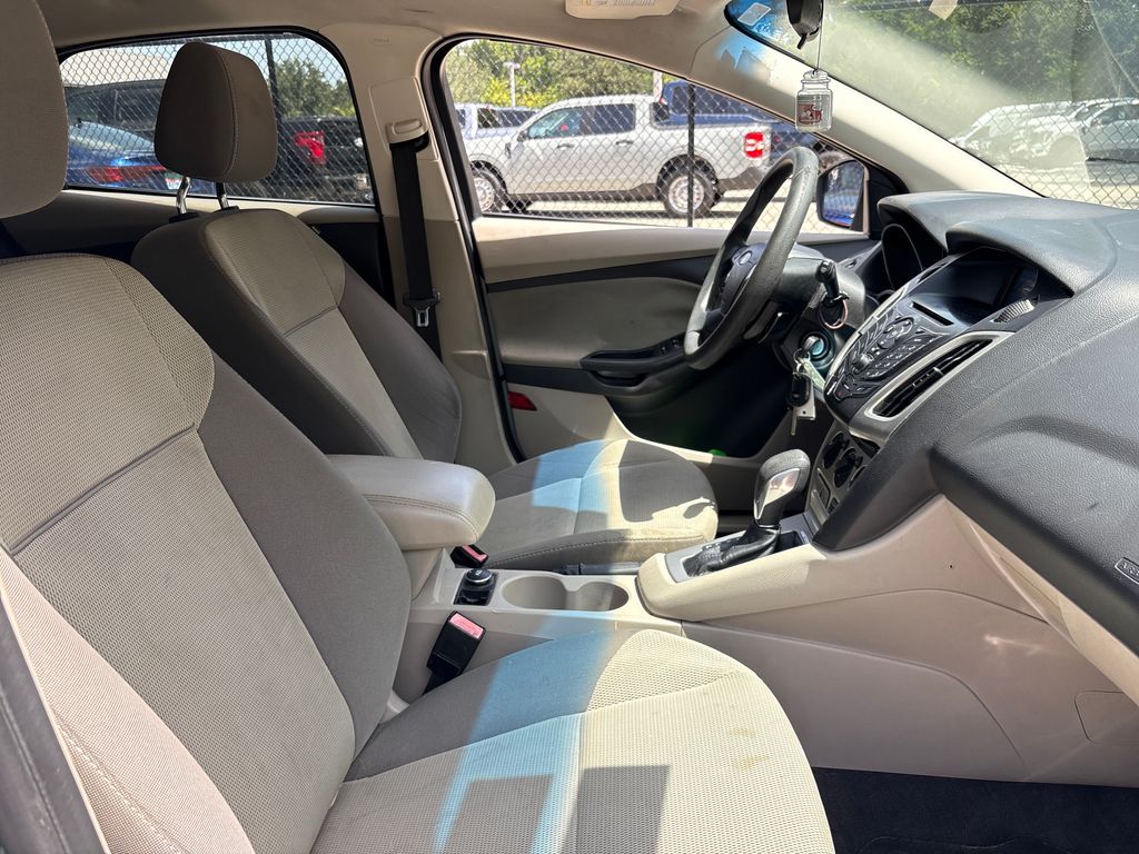 Used 2012 Green Ford SE image 27
