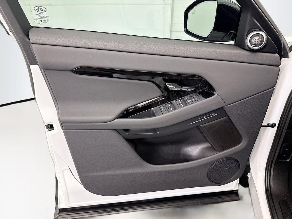 Thumbnail: 2025 Land Rover Range Rover Evoque - 23