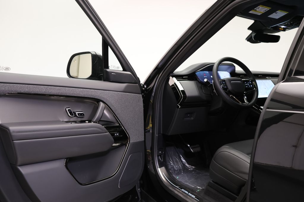 Thumbnail: 2026 Land Rover Range Rover Sport - 27
