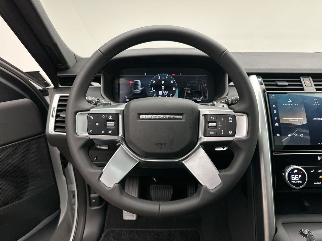 Thumbnail: 2026 Land Rover Discovery - 15