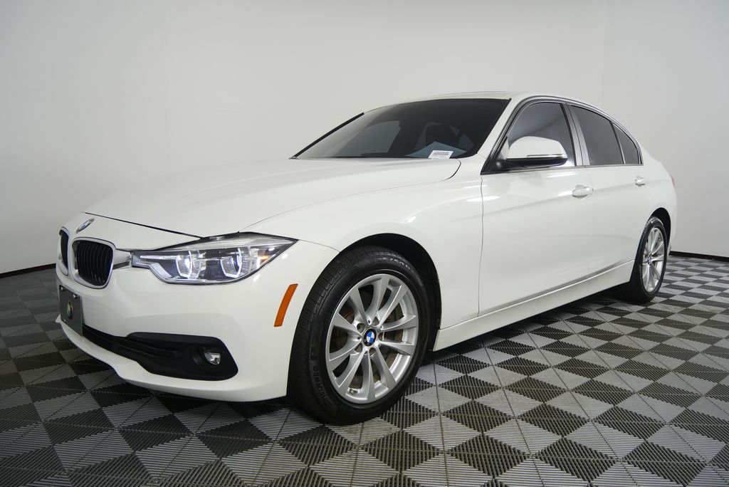 Thumbnail: 2018 BMW 3 Series - 8