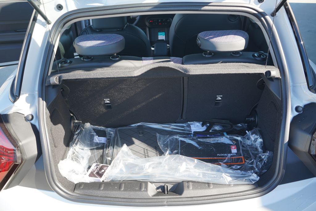 Thumbnail: 2026 MINI Cooper - 11