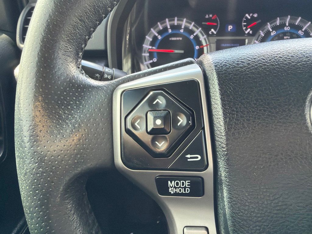 Thumbnail: 2015 Toyota 4Runner - 18