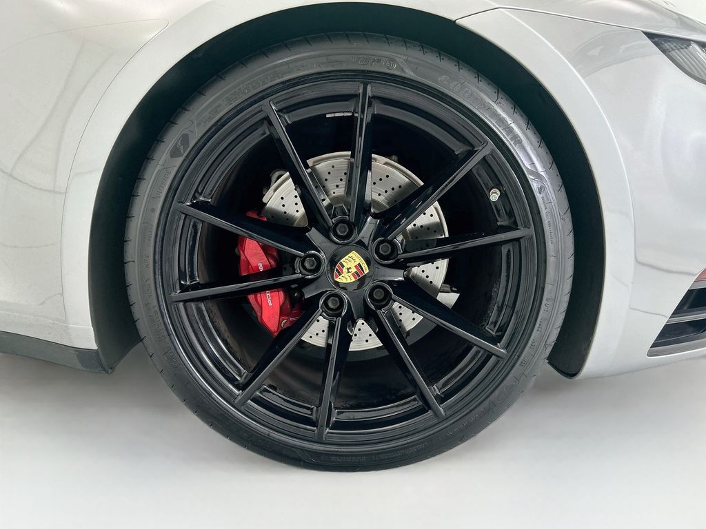 Thumbnail: 2020 Porsche 911 - 28
