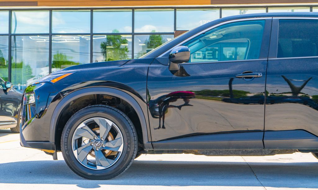 2024 Nissan Rogue SV - 10