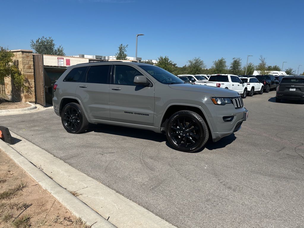Used Car 2020 Jeep Grand Cherokee  Altitude For Sale Under $25,000 In Austin, Texas