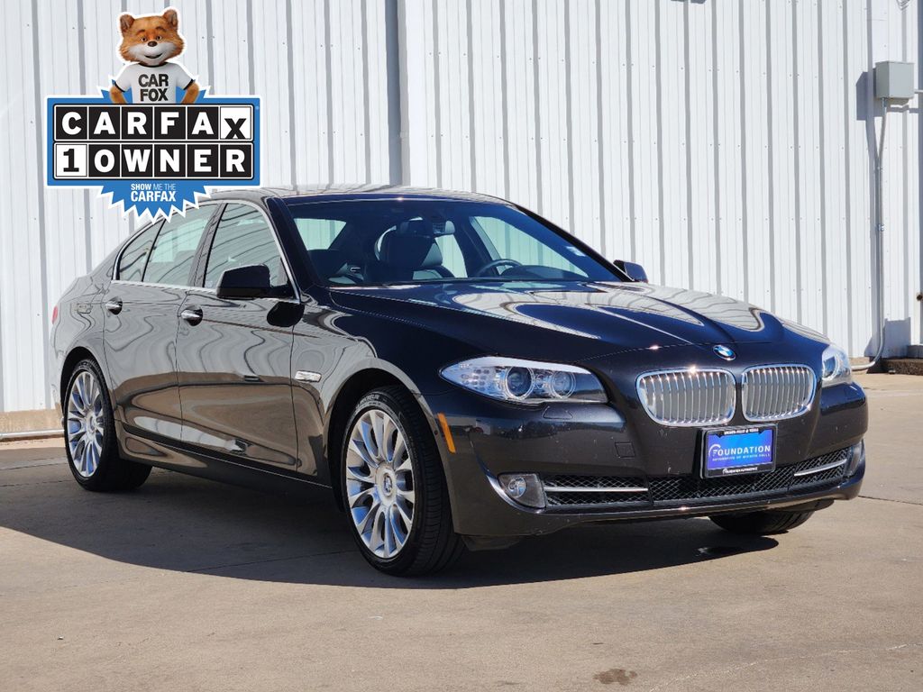 2013 BMW 5 Series 550i 3