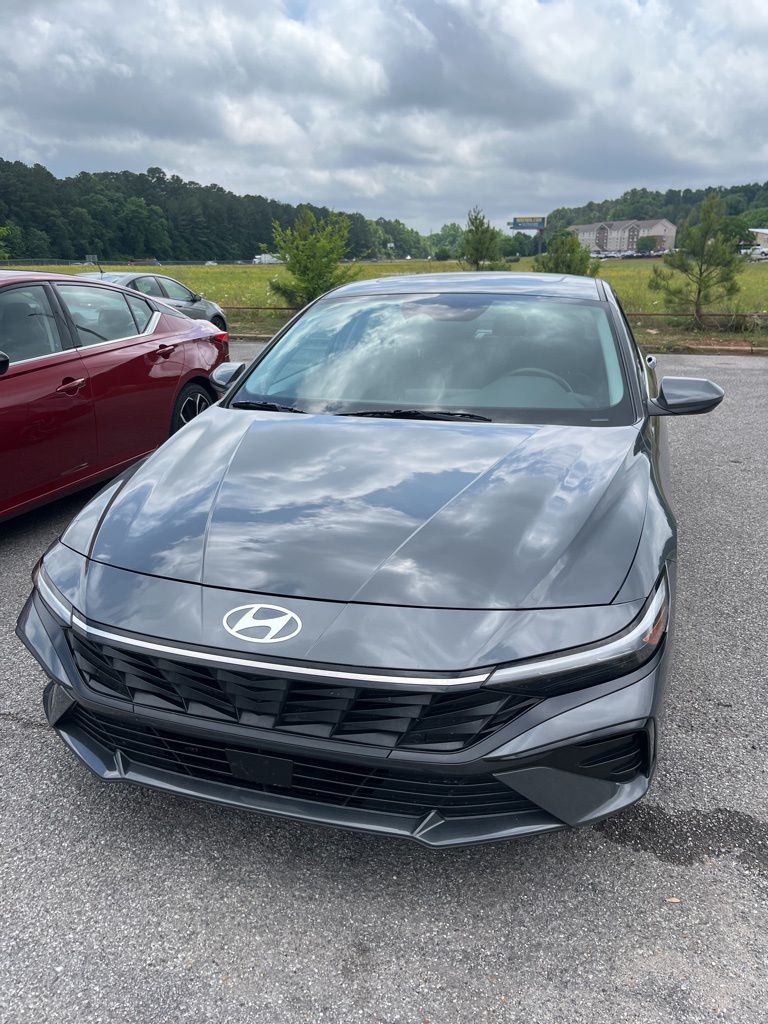 Ecotronic Gray 2025 Hyundai Elantra SEL Convenience FWD Sedan Front-Wheel Drive Continuously Variable Transmission
