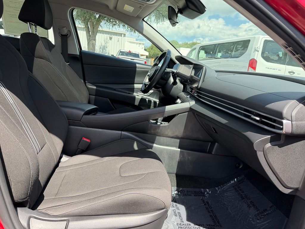 Used 2025 Hyundai Elantra Sedan