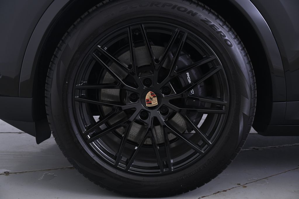 Thumbnail: 2025 Porsche Cayenne - 11