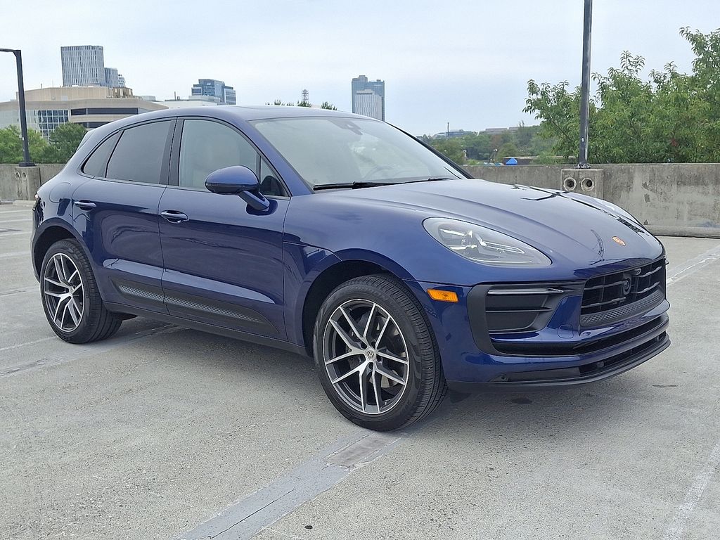 Thumbnail: 2025 Porsche Macan - 7