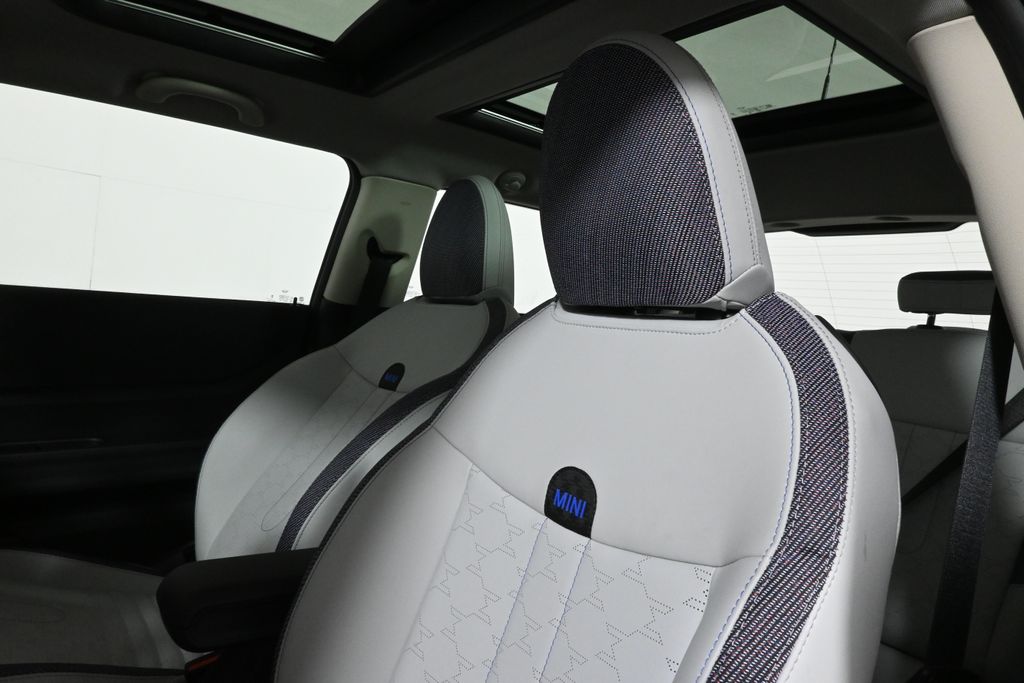 Thumbnail: 2025 MINI Cooper - 16