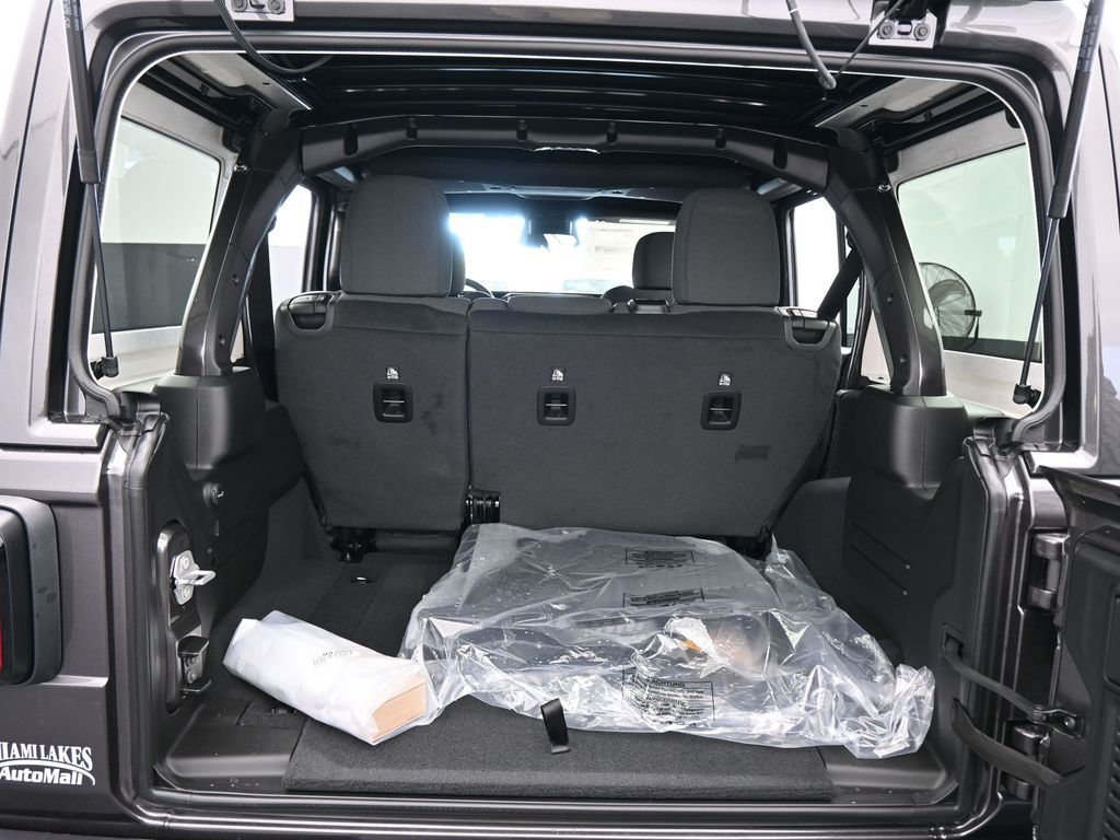 New 2026 Granite Crystal Metallic Clearcoat Jeep Willys image 27