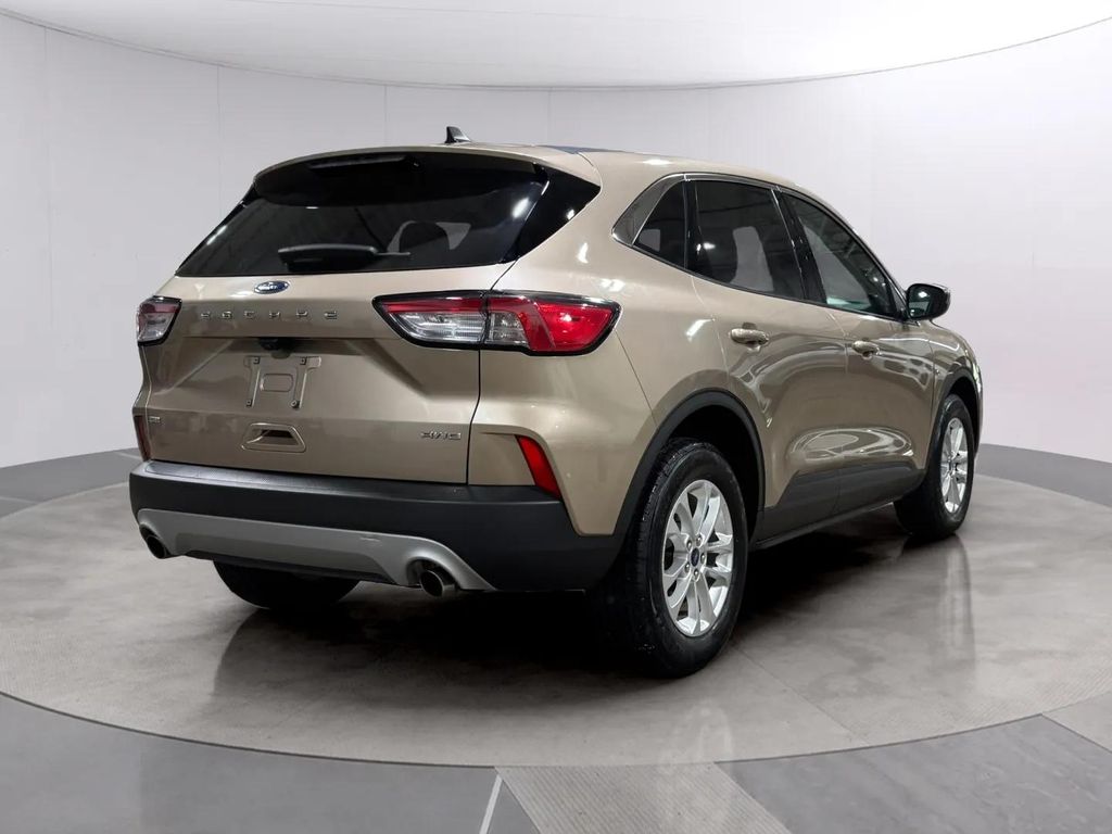Used 2021 Desert Gold Metallic Ford SE image 3